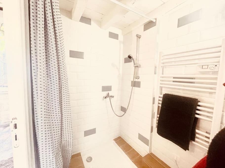 Evasion Urbaine**** Apartment นีมส์ ภายนอก รูปภาพ