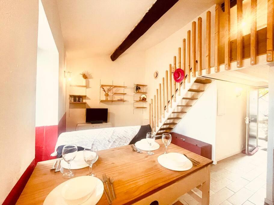 Evasion Urbaine**** Apartment นีมส์ ภายนอก รูปภาพ